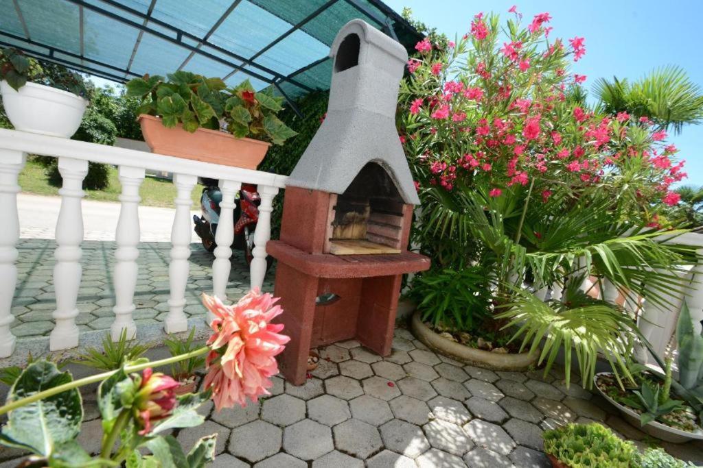 Apartments Ivicek โปเรช ภายนอก รูปภาพ